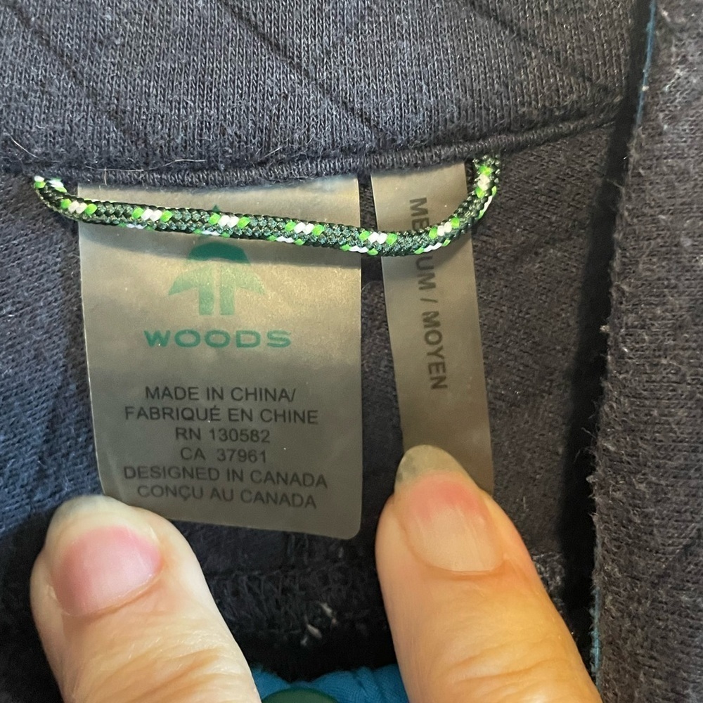 WOODS- Women's Farnham Quilted
Sweatshirt size medium - Picture 3 of 3